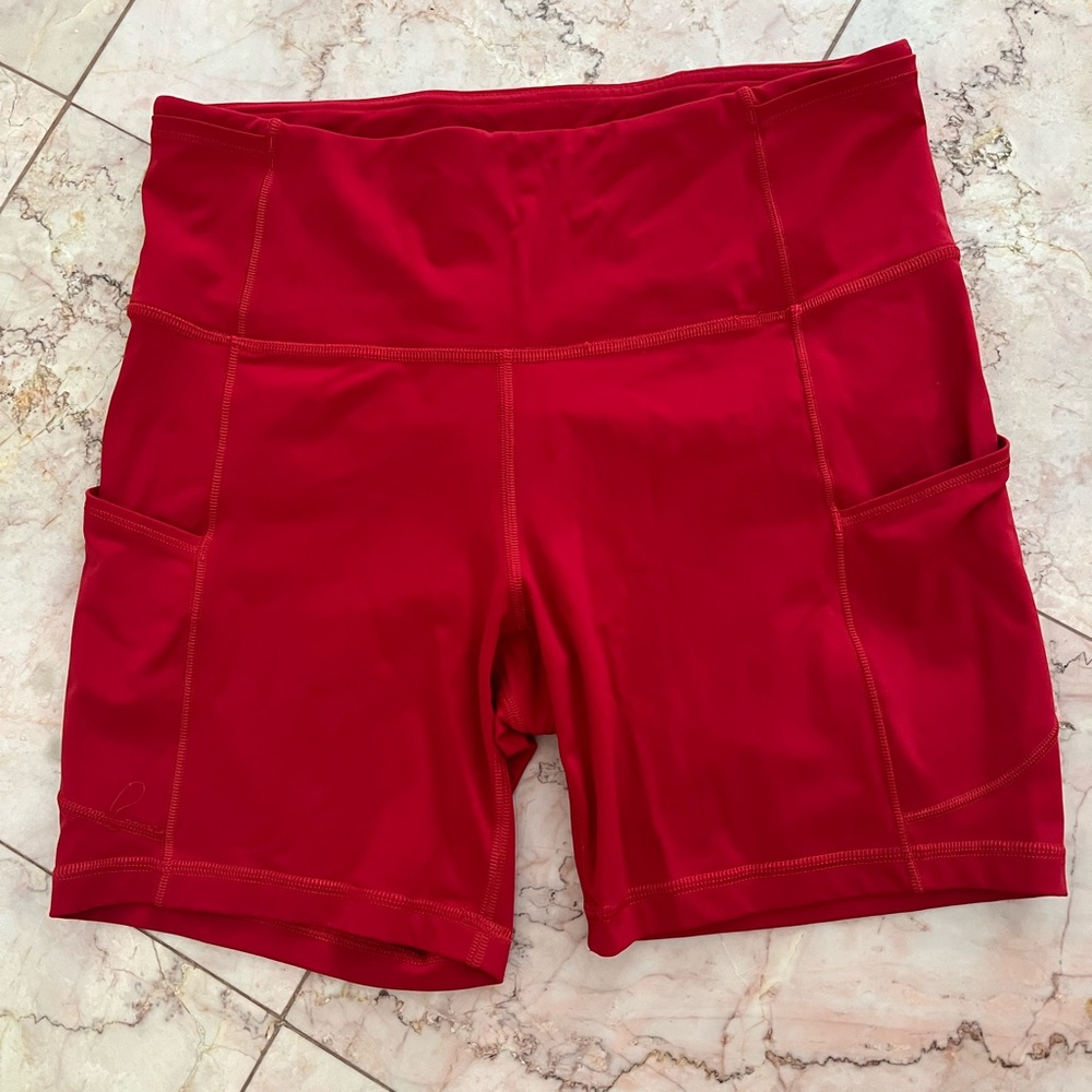 Lululemon Athletica Fast and Free High-Rise Short 6" Size 8
